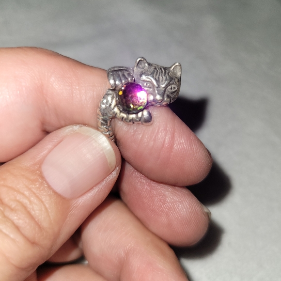 Vintage Cat Holding Crystal Ball Ring - Picture 2 of 4
